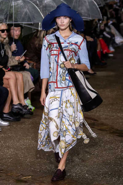 Look 24